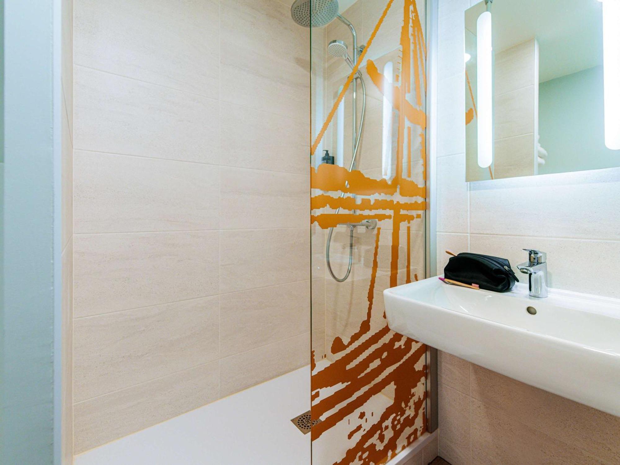 Ibis Styles Ancenis Centre Exterior foto