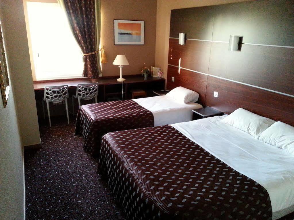 Ibis Styles Ancenis Centre Exterior foto